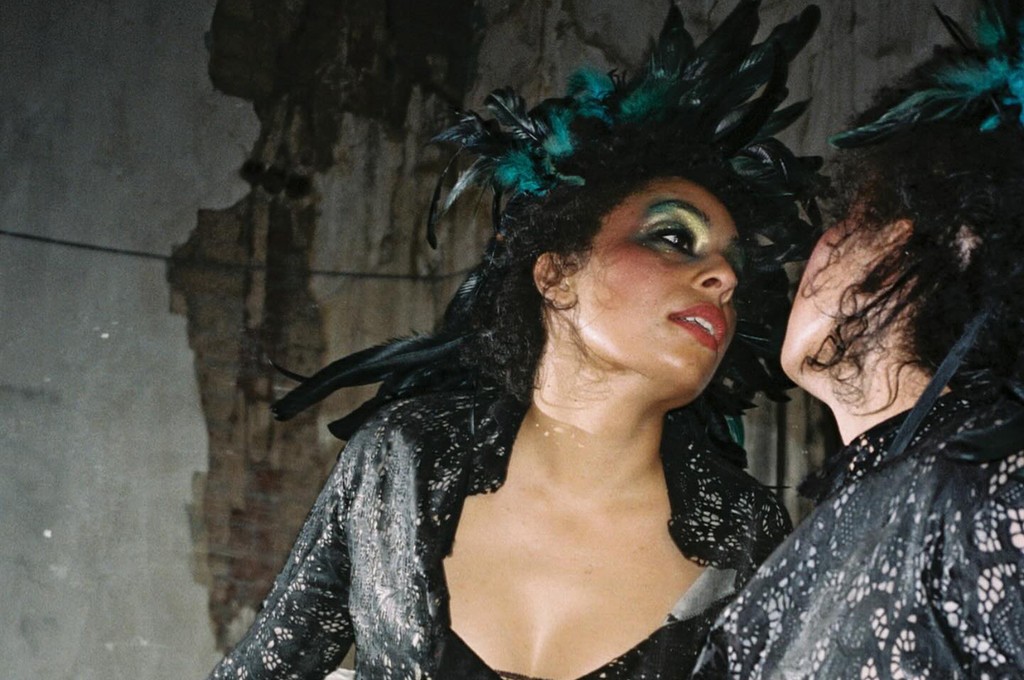 Celeste estrena "Woman of faces" Celeste