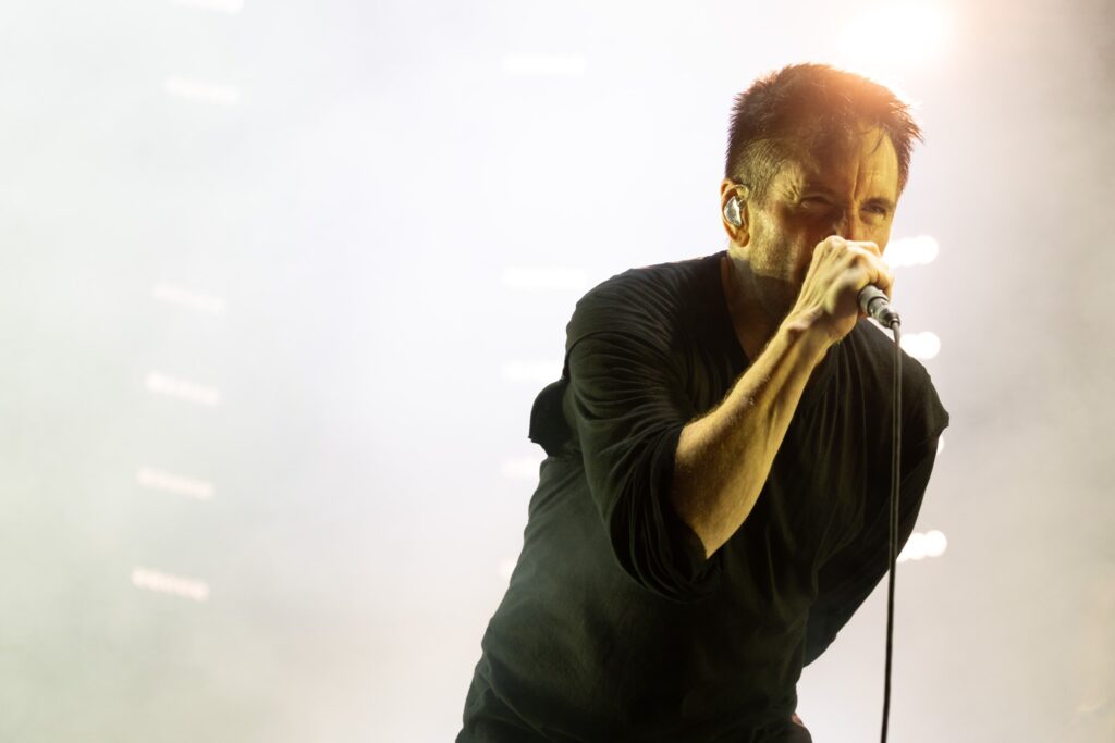 Nine Inch Nails lanza video de "As alive as you need me to be" Nine Inch Nails Trent Reznor