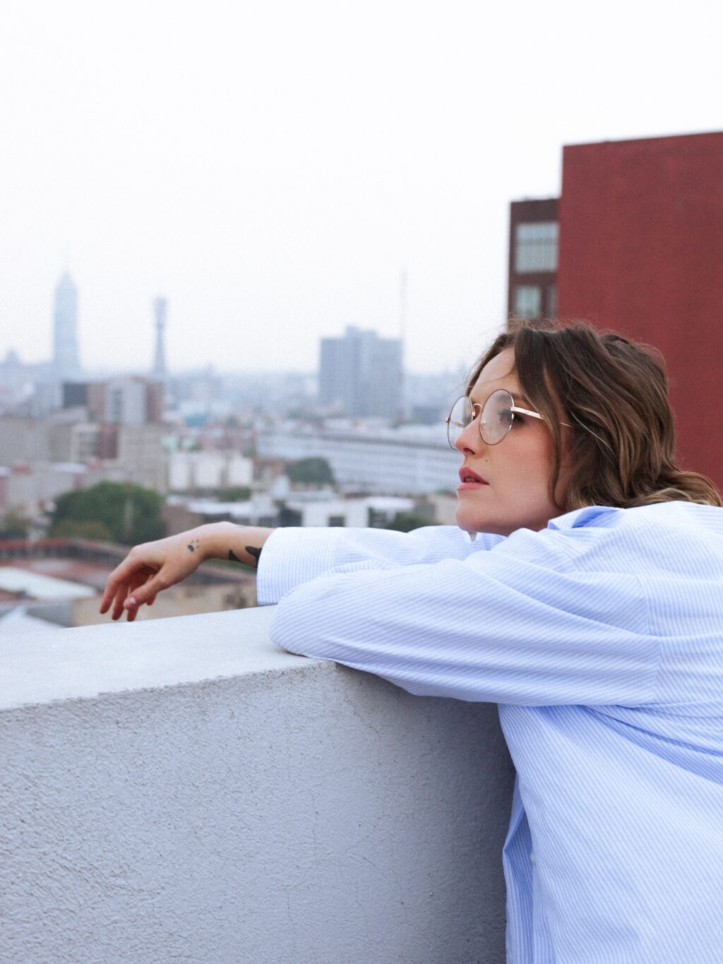 Denise Gutiérrez estrena "Jacarandas", una carta de amor a la CDMX Denise Gutiérrez