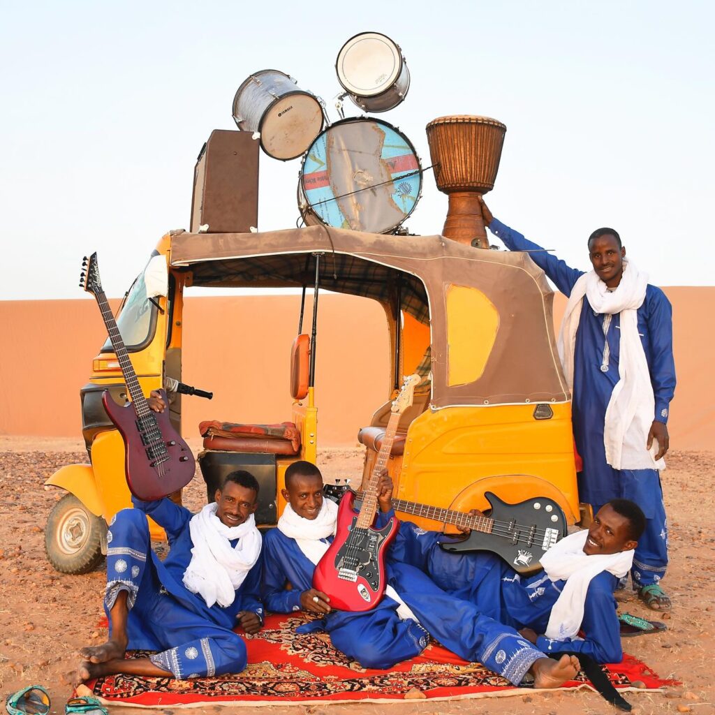 Etran de L'Aïr lidera el viaje al desierto con "Amidinine" Etran de L'Aïr