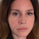 Lana del Rey lanza "White feather hawk tail deer hunter" Lana del Rey