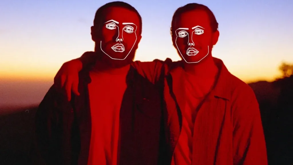 Los hermanos Lawrence regresan a la superficie con música nueva.