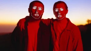 Los hermanos Lawrence regresan a la superficie con música nueva.