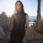 El ritual de sanación de Chelsea Wolfe toma forma en "Cold" Chelsea Wolfe