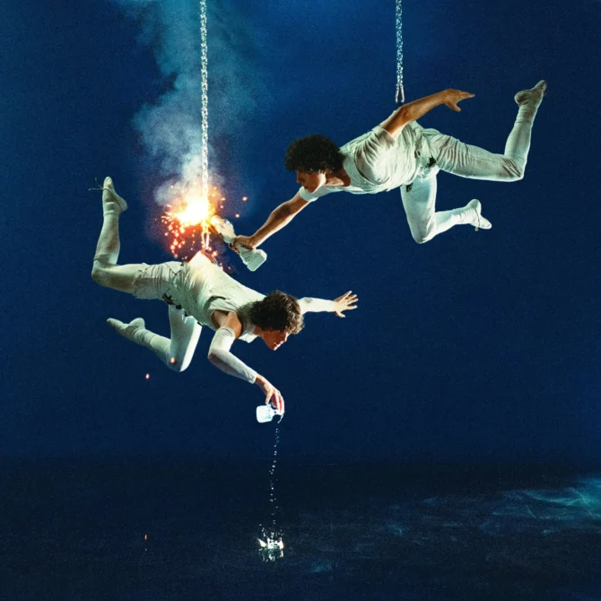 Faux Real mezcla a Milan Kundera y synth pop en "One & Done" Faux Real Poison Time