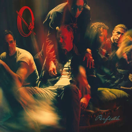 La belleza de lo imperfecto: QOTSA estrena "Insignificant other" QOTSA Perfecth