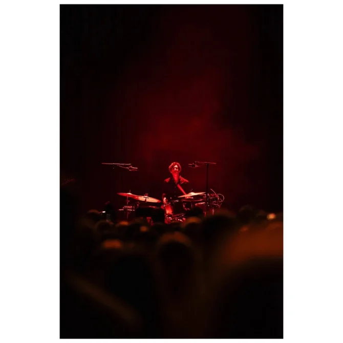 Yeah Yeah Yeahs se reinventan en "Hidden in Pieces" YYYs_7